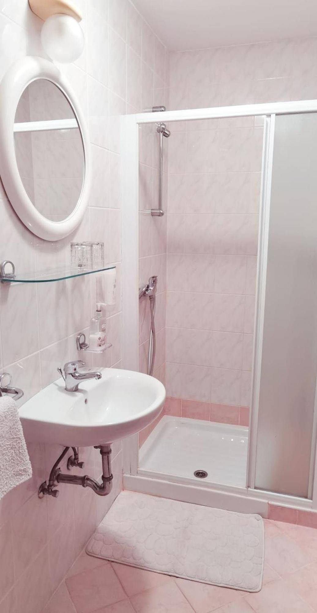 Hotel Gostisce Hedvika Kal-Koritnica Habitación foto
