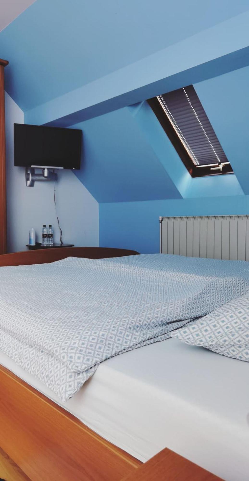 Hotel Gostisce Hedvika Kal-Koritnica Habitación foto